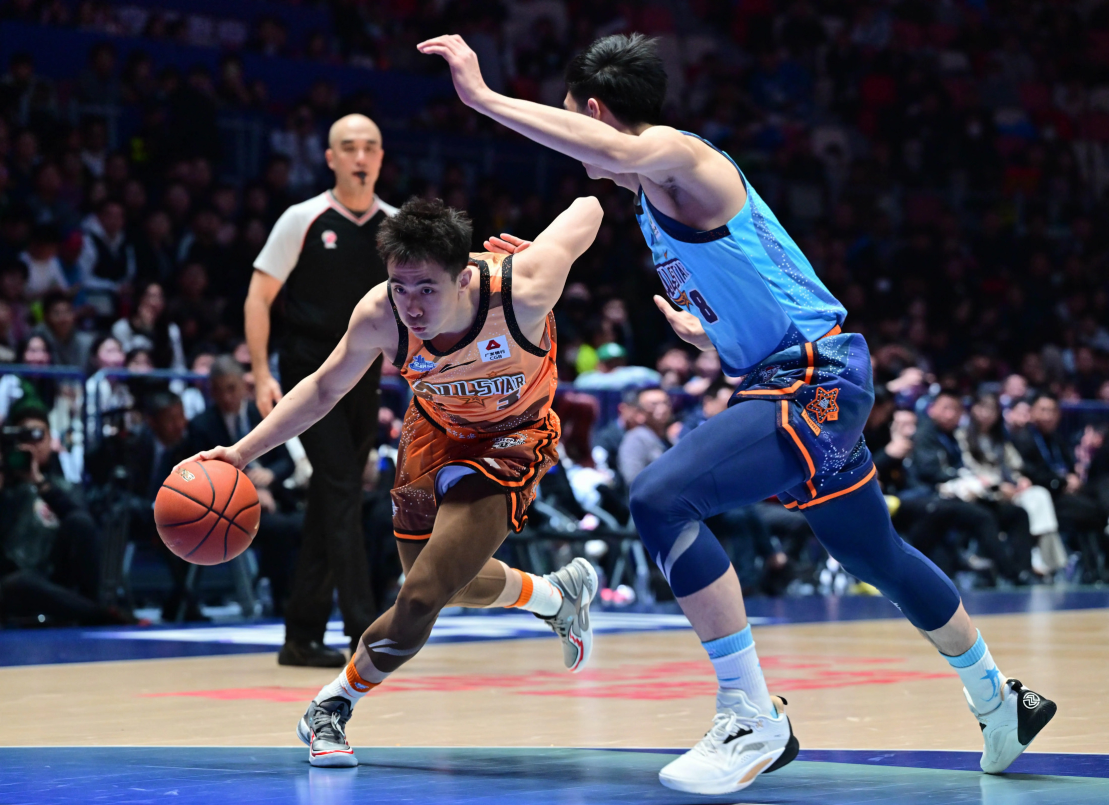 开云官方首页-包含这也行？凯恩在切尔西比赛中问鼎冠军风云突变广厦男篮冲刺阶段调整名单，达拉斯独行侠围绕法甲迎来里程碑的词条