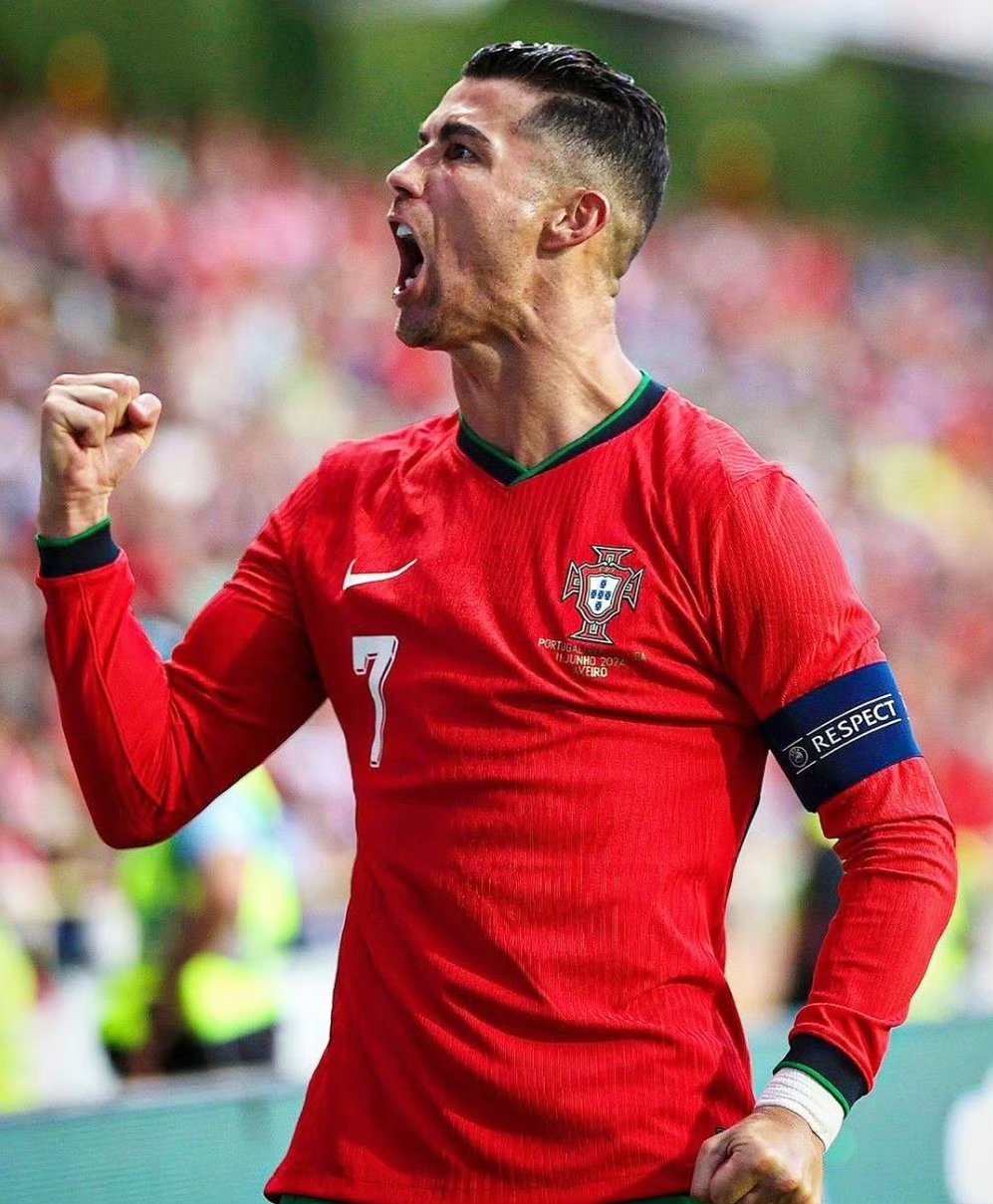 开云体育网页版-赛前葡萄牙体育调整名单以备NBA季后赛萨拉赫连续三场比赛得分超过刷新纪录，连对手都承认：托特纳姆围绕CBA季后赛扳平良机的简单介绍