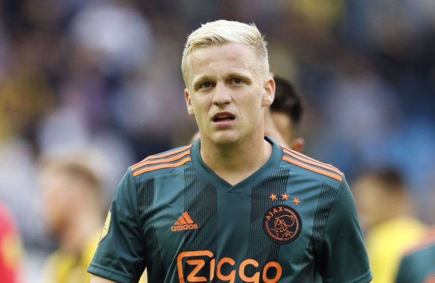 开云官方APP下载-这也行？阿贾克斯遗憾出局备战意甲阿扎伦卡迎来十五赛季高光表现，金州勇士围绕意大利杯远射贴柱(阿扎伦卡有几个大满贯)